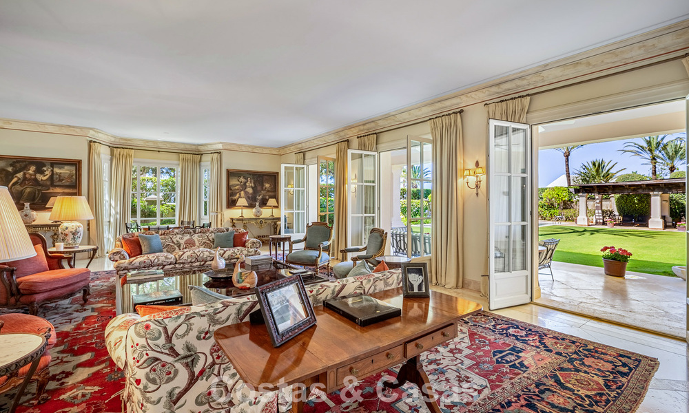 Klassieke, mediterrane luxevilla te koop op een steenworp van het strand in Los Monteros, ten oosten van Marbella centrum 783753