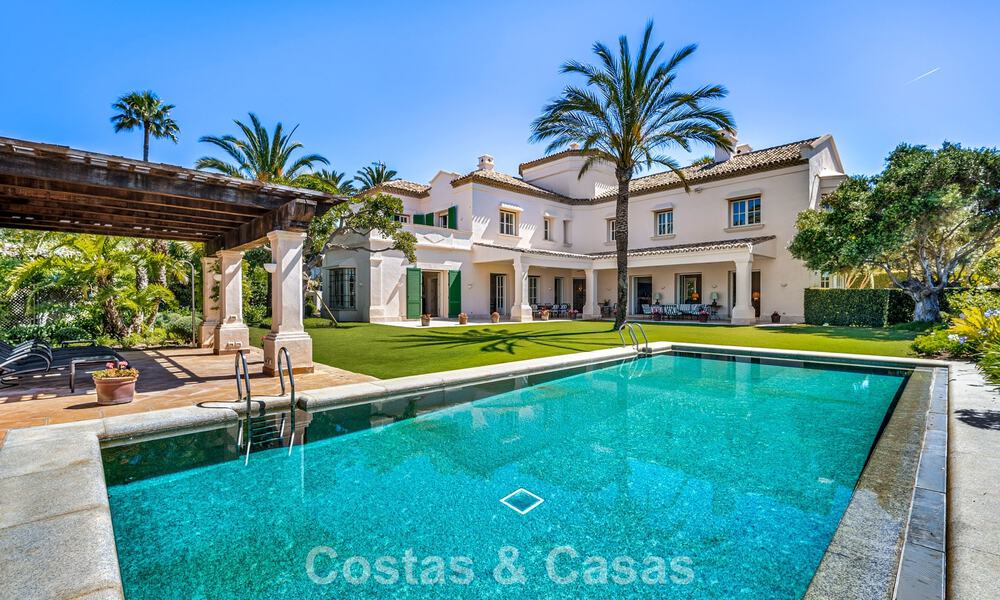 Klassieke, mediterrane luxevilla te koop op een steenworp van het strand in Los Monteros, ten oosten van Marbella centrum 783757