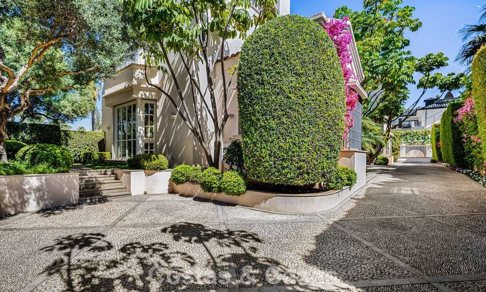 Klassieke, mediterrane luxevilla te koop op een steenworp van het strand in Los Monteros, ten oosten van Marbella centrum 783760