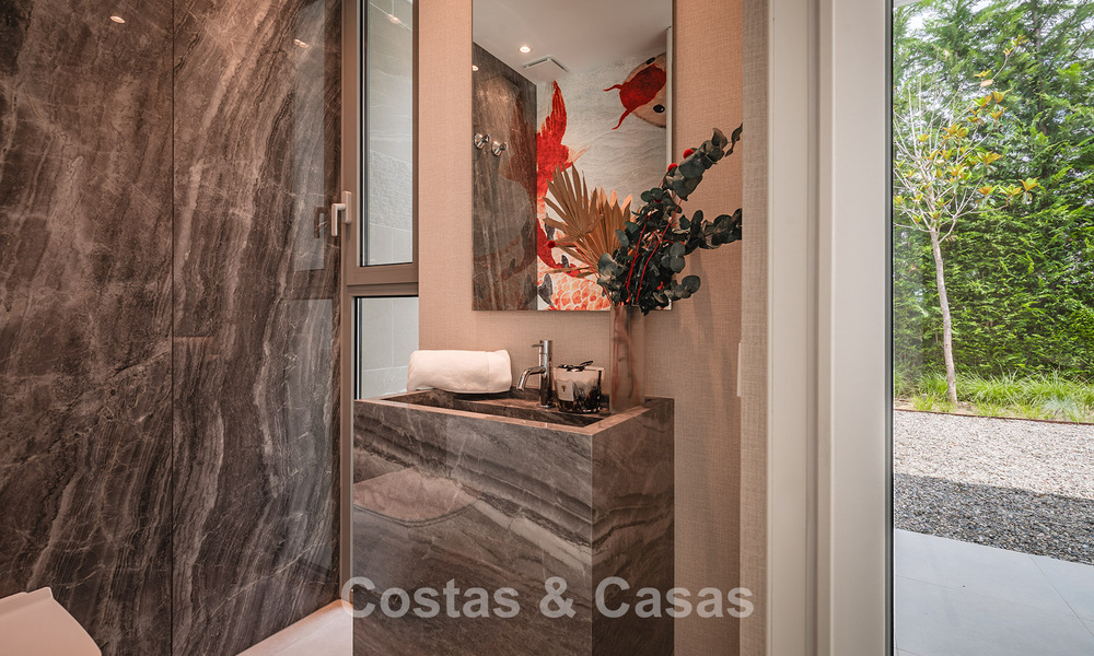 Stijlvolle moderne villa met 5 slaapkamers te koop op de New Golden Mile tussen Marbella en Estepona 783772