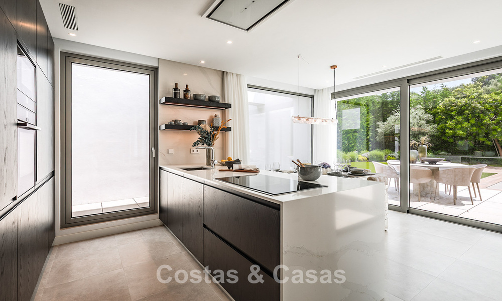 Stijlvolle moderne villa met 5 slaapkamers te koop op de New Golden Mile tussen Marbella en Estepona 783787