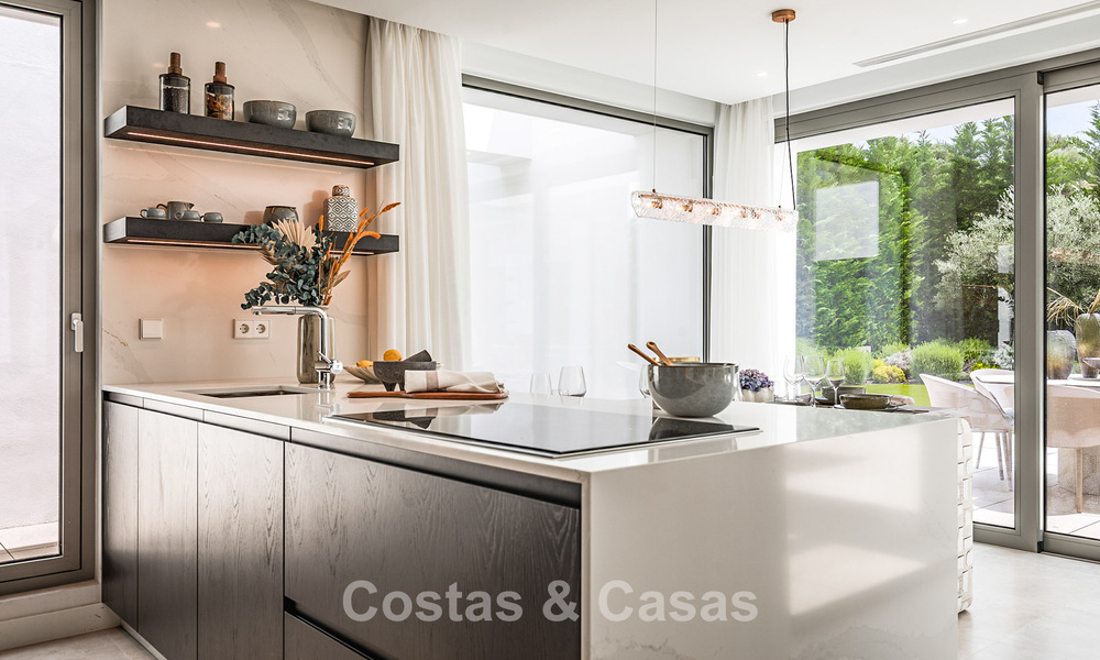 Stijlvolle moderne villa met 5 slaapkamers te koop op de New Golden Mile tussen Marbella en Estepona 783788