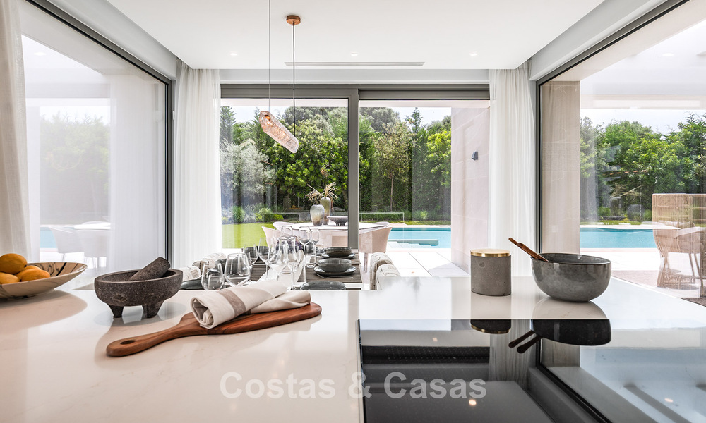 Stijlvolle moderne villa met 5 slaapkamers te koop op de New Golden Mile tussen Marbella en Estepona 783789