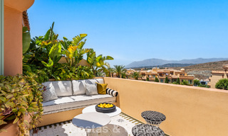 Ultra-luxueus duplex penthouse met bekroond interieur te koop in Los Flamingos Golf Resort in Marbella - Benahavis 782860 