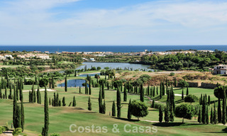 Ultra-luxueus duplex penthouse met bekroond interieur te koop in Los Flamingos Golf Resort in Marbella - Benahavis 782878 