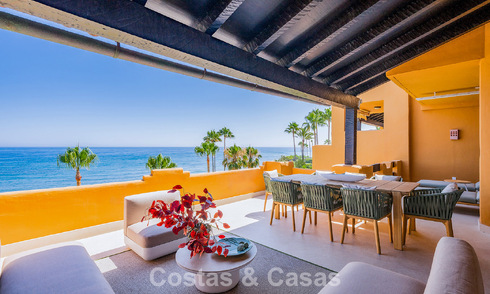 Stijlvol gerenoveerd appartement op eerstelijnsstrand, met frontaal zeezicht, tussen Marbella en Estepona 782901