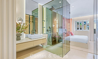 Stijlvol gerenoveerd appartement op eerstelijnsstrand, met frontaal zeezicht, tussen Marbella en Estepona 782922 