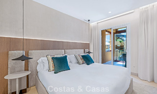 Stijlvol gerenoveerd appartement op eerstelijnsstrand, met frontaal zeezicht, tussen Marbella en Estepona 782930 