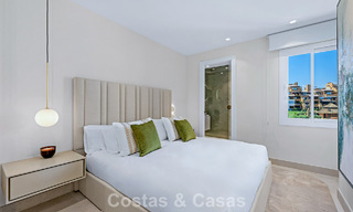 Stijlvol gerenoveerd appartement op eerstelijnsstrand, met frontaal zeezicht, tussen Marbella en Estepona 782932 