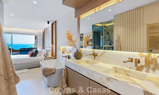 Stijlvol gerenoveerd appartement op eerstelijnsstrand, met frontaal zeezicht, tussen Marbella en Estepona 782935 