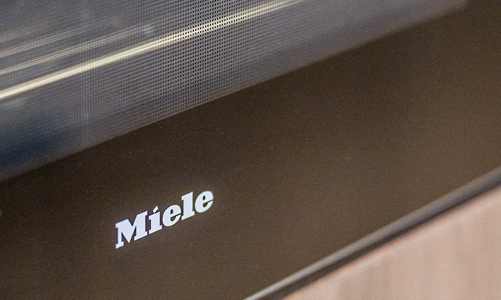 Stijlvol gerenoveerd appartement op eerstelijnsstrand, met frontaal zeezicht, tussen Marbella en Estepona 782938