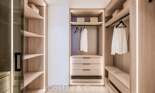 Stijlvol gerenoveerd appartement op eerstelijnsstrand, met frontaal zeezicht, tussen Marbella en Estepona 782939 