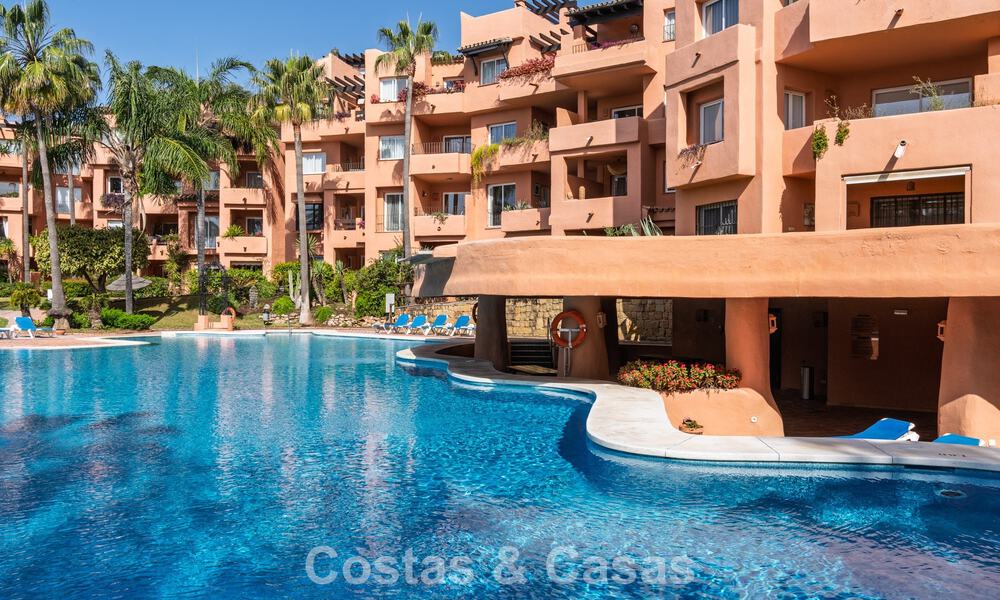 Modern gerenoveerd appartement met prachtig zeezicht te koop op een steenworp van het strand op Marbella’s Golden Mile 783802