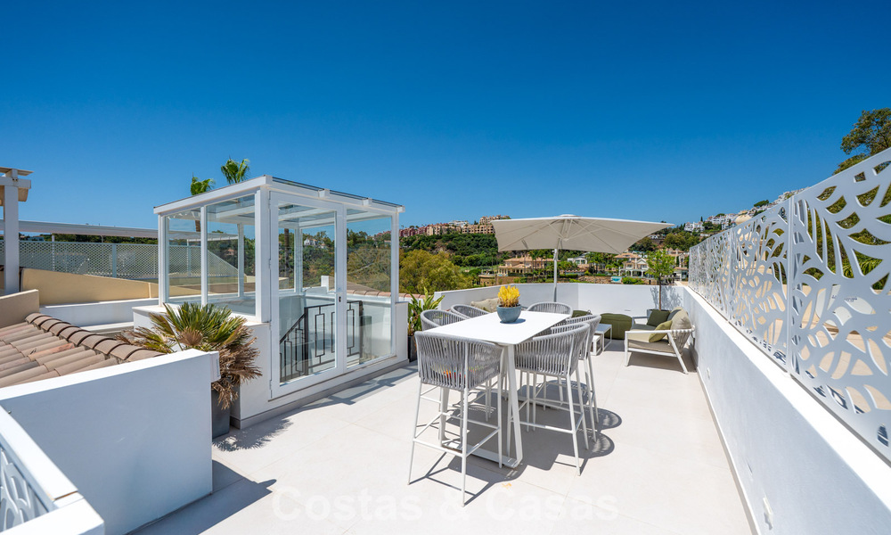 Prachtig gerenoveerd herenhuis te koop een gated community in La Quinta, Marbella - Benahavis 783836