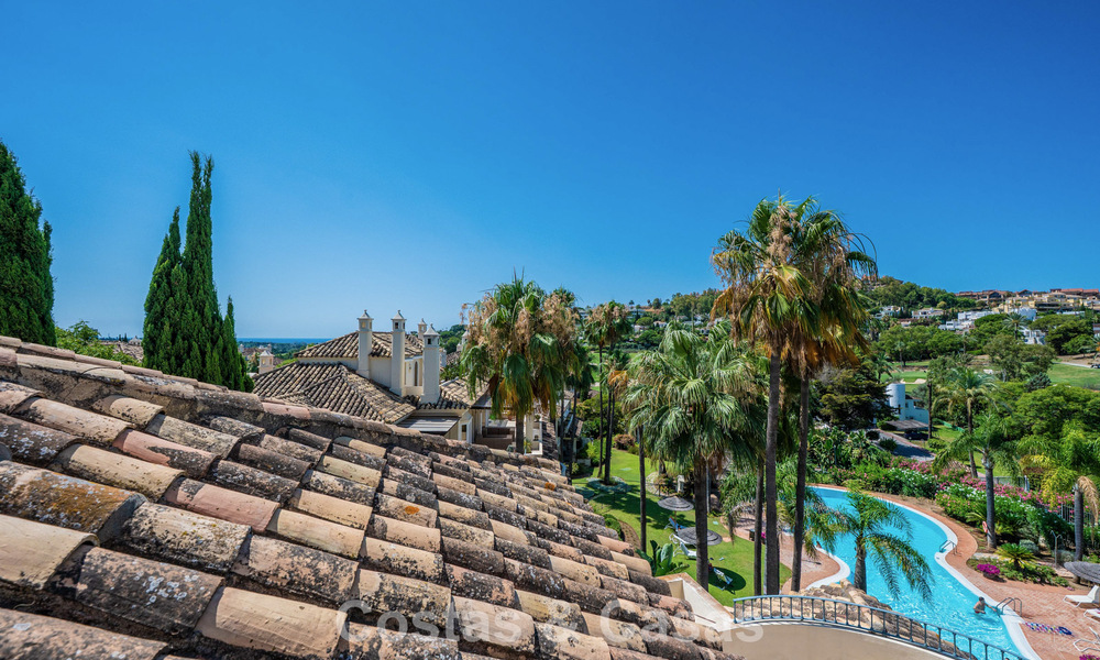 Prachtig, luxe penthouse te koop met 3 slaapkamers in een eerstelijns golfcomplex in Nueva Andalucia, Marbella 783866