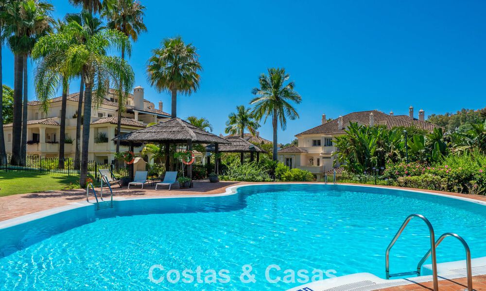 Prachtig, luxe penthouse te koop met 3 slaapkamers in een eerstelijns golfcomplex in Nueva Andalucia, Marbella 783883