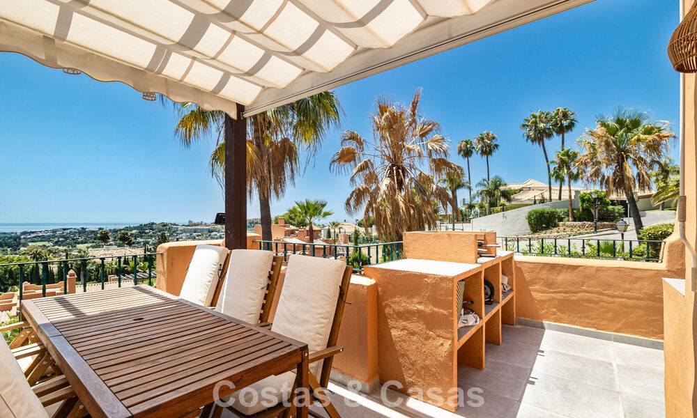 Opportuniteit! 3-slaapkamer luxe penthouse met panoramisch zeezicht te koop in Nueva Andalucia’s golfvallei, Marbella 783308