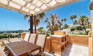 Opportuniteit! 3-slaapkamer luxe penthouse met panoramisch zeezicht te koop in Nueva Andalucia’s golfvallei, Marbella 783308 
