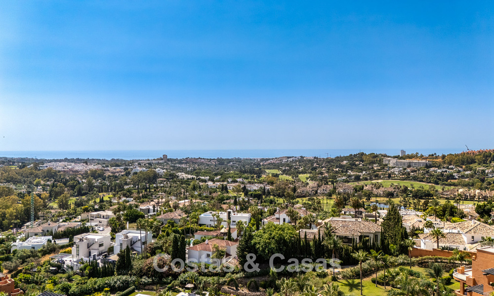 Opportuniteit! 3-slaapkamer luxe penthouse met panoramisch zeezicht te koop in Nueva Andalucia’s golfvallei, Marbella 783340