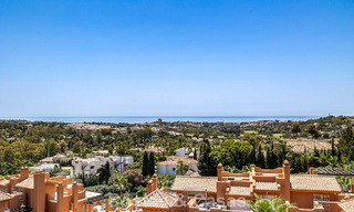 Opportuniteit! 3-slaapkamer luxe penthouse met panoramisch zeezicht te koop in Nueva Andalucia’s golfvallei, Marbella 783346 