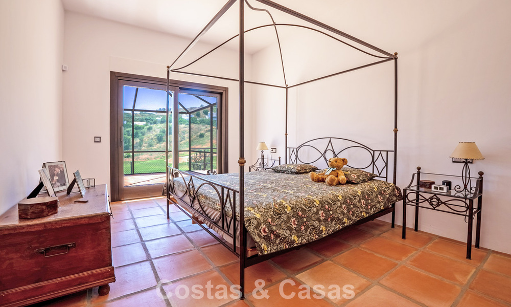 Instapklare, gelijkvloerse luxevilla te koop eerstelijns golf in een toonaangevend resort in Mijas, Costa del Sol 783926