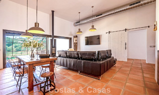Instapklare, gelijkvloerse luxevilla te koop eerstelijns golf in een toonaangevend resort in Mijas, Costa del Sol 783937 