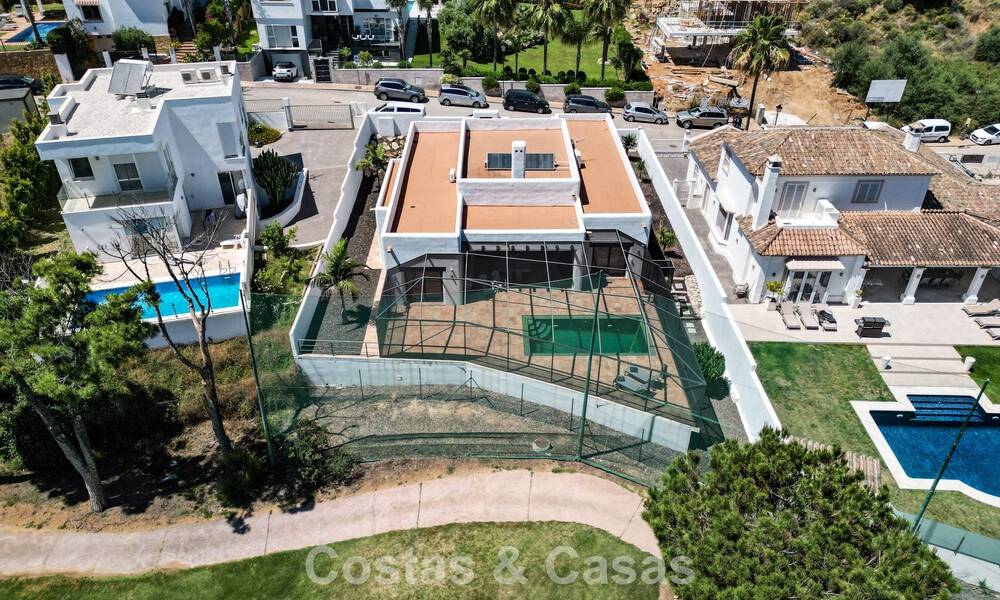 Instapklare, gelijkvloerse luxevilla te koop eerstelijns golf in een toonaangevend resort in Mijas, Costa del Sol 783967
