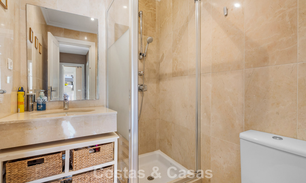 Ruim begane grond appartement in een gated complex op loopafstand van het strand en Puerto Banus, Marbella 783892