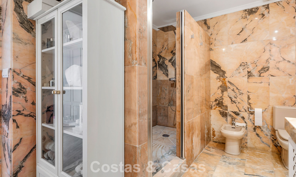 Ruim begane grond appartement in een gated complex op loopafstand van het strand en Puerto Banus, Marbella 783895