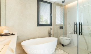 Instapklare, gemoderniseerde luxevilla te koop in het hart van Nueva Andalucia, Marbella 784105 