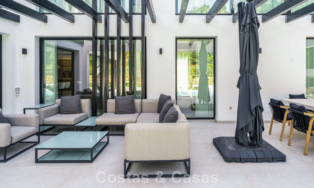 Instapklare, gemoderniseerde luxevilla te koop in het hart van Nueva Andalucia, Marbella 784108