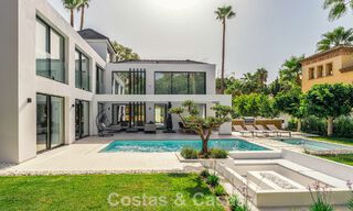 Instapklare, gemoderniseerde luxevilla te koop in het hart van Nueva Andalucia, Marbella 784110 