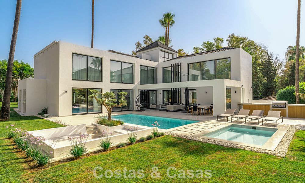 Instapklare, gemoderniseerde luxevilla te koop in het hart van Nueva Andalucia, Marbella 784111