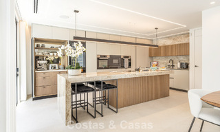 Instapklare, gemoderniseerde luxevilla te koop in het hart van Nueva Andalucia, Marbella 784121 