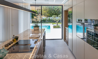 Instapklare, gemoderniseerde luxevilla te koop in het hart van Nueva Andalucia, Marbella 784122 
