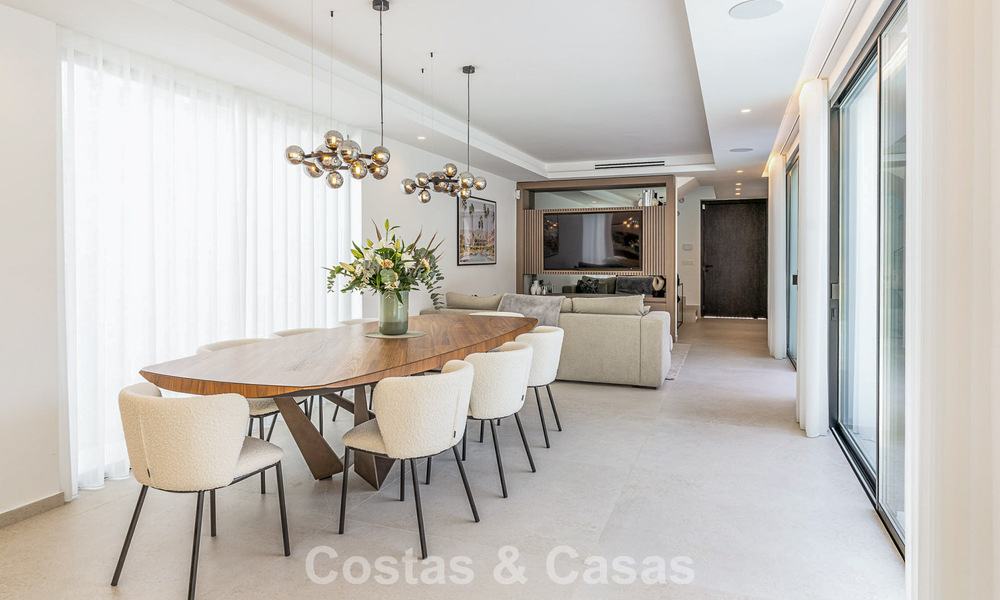 Instapklare, gemoderniseerde luxevilla te koop in het hart van Nueva Andalucia, Marbella 784123
