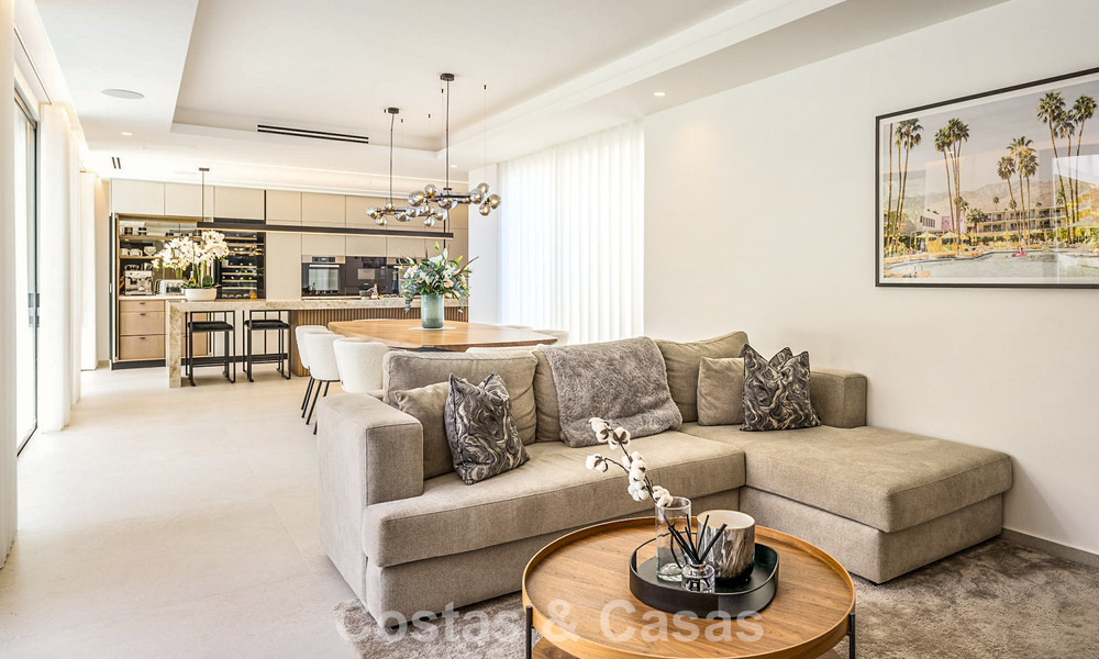 Instapklare, gemoderniseerde luxevilla te koop in het hart van Nueva Andalucia, Marbella 784125