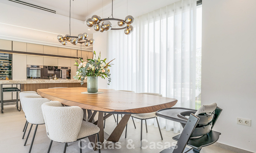 Instapklare, gemoderniseerde luxevilla te koop in het hart van Nueva Andalucia, Marbella 784126