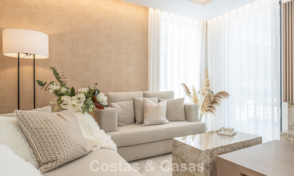 Instapklare, gemoderniseerde luxevilla te koop in het hart van Nueva Andalucia, Marbella 784128