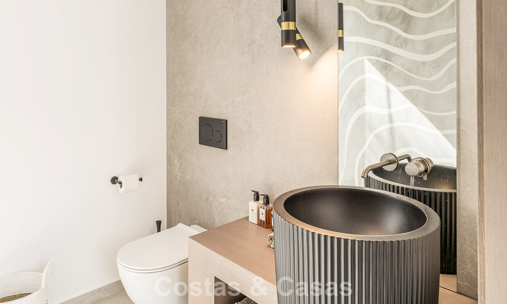 Instapklare, gemoderniseerde luxevilla te koop in het hart van Nueva Andalucia, Marbella 784129