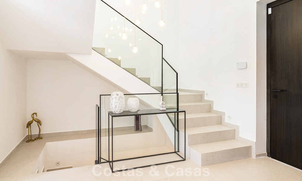 Instapklare, gemoderniseerde luxevilla te koop in het hart van Nueva Andalucia, Marbella 784131