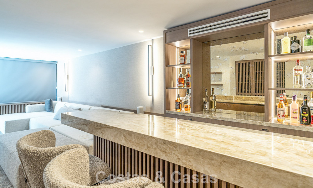 Instapklare, gemoderniseerde luxevilla te koop in het hart van Nueva Andalucia, Marbella 784134