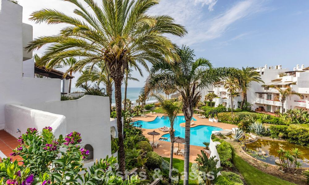 Duplex penthouse te koop met zeezicht in een eerstelijns strandcomplex op loopafstand van Puerto Banus, Marbella 784153