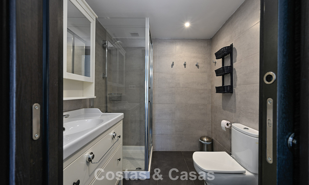 Exclusief penthouse met panoramische uitzichten te koop in het hartje van Puerto Banus, Marbella 784200