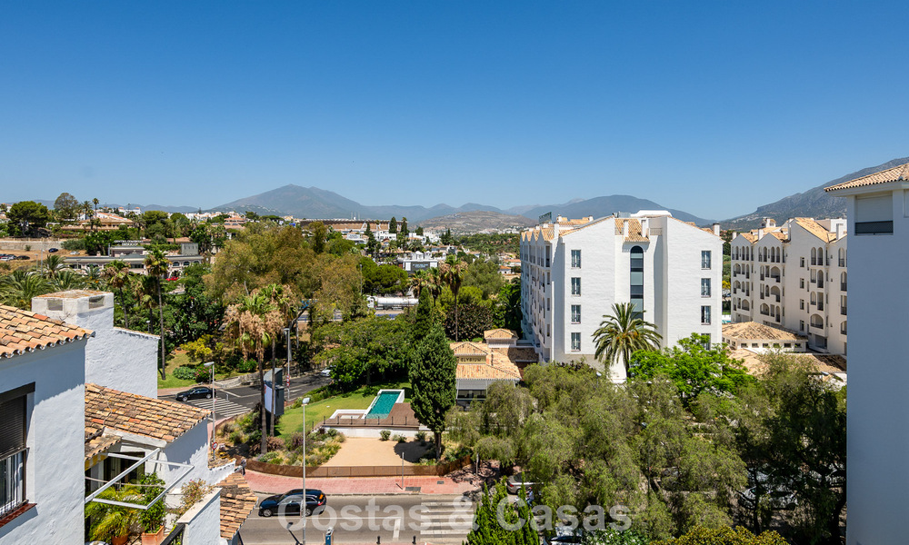 Exclusief penthouse met panoramische uitzichten te koop in het hartje van Puerto Banus, Marbella 784209