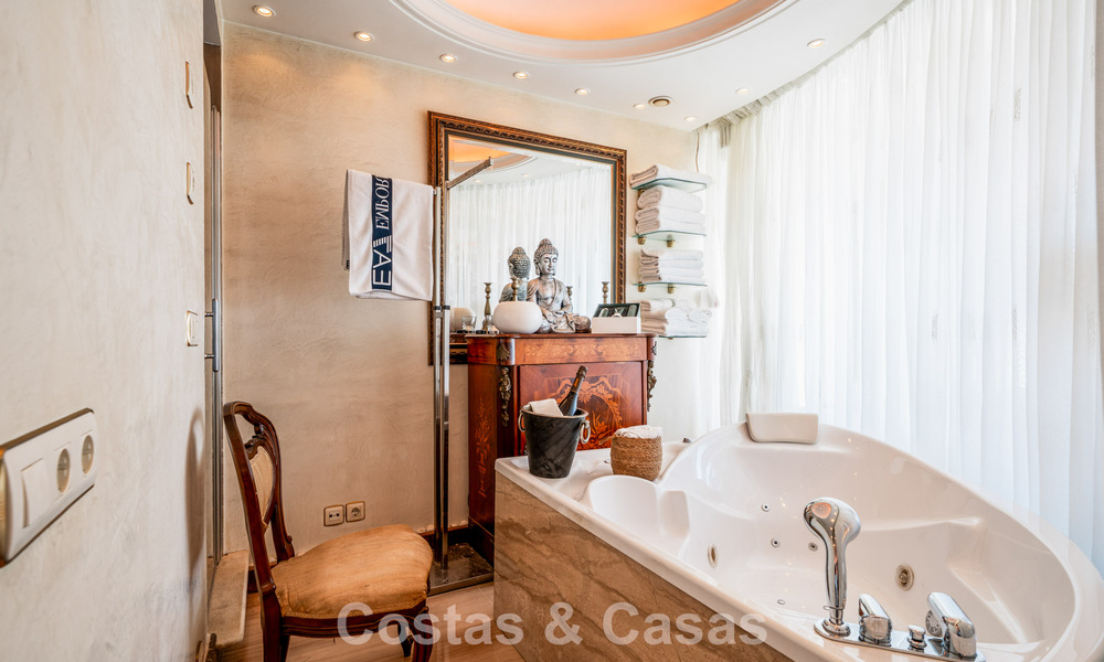Ruim duplex appartement te koop met schitterend uitzicht, eerstelijn in de haven van Puerto Banus, Marbella 784175