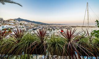 Ruim duplex appartement te koop met schitterend uitzicht, eerstelijn in de haven van Puerto Banus, Marbella 784186 
