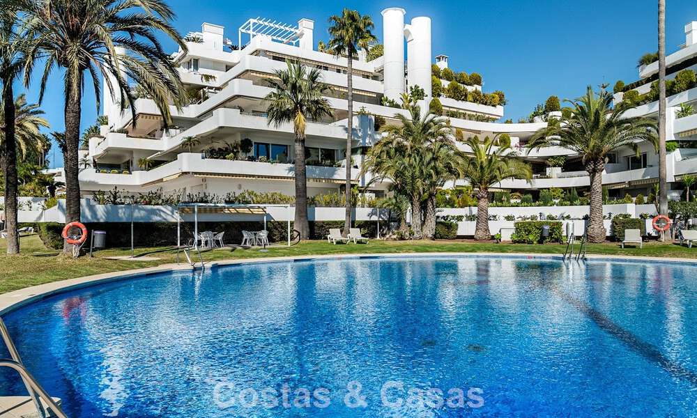 Luxueus gerenoveerd, 3-slaapkamer appartement te koop met panoramisch uitzicht op Marbella’s Golden Mile 784232