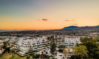 Luxueus gerenoveerd, 3-slaapkamer appartement te koop met panoramisch uitzicht op Marbella’s Golden Mile 784256 