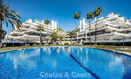 Luxueus gerenoveerd, 3-slaapkamer appartement te koop met panoramisch uitzicht op Marbella’s Golden Mile 784258
